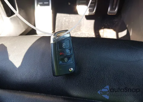 2016 Volkswagen Golf Gti Se W/Performance Package 4-Door from USA, damaged, VIN 3VW447AU8GM041240